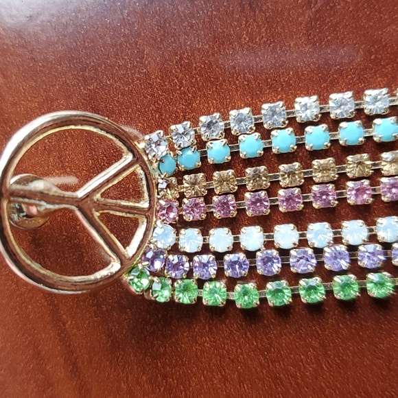 BCBG necklace and earrings set - Picture 4 of 5